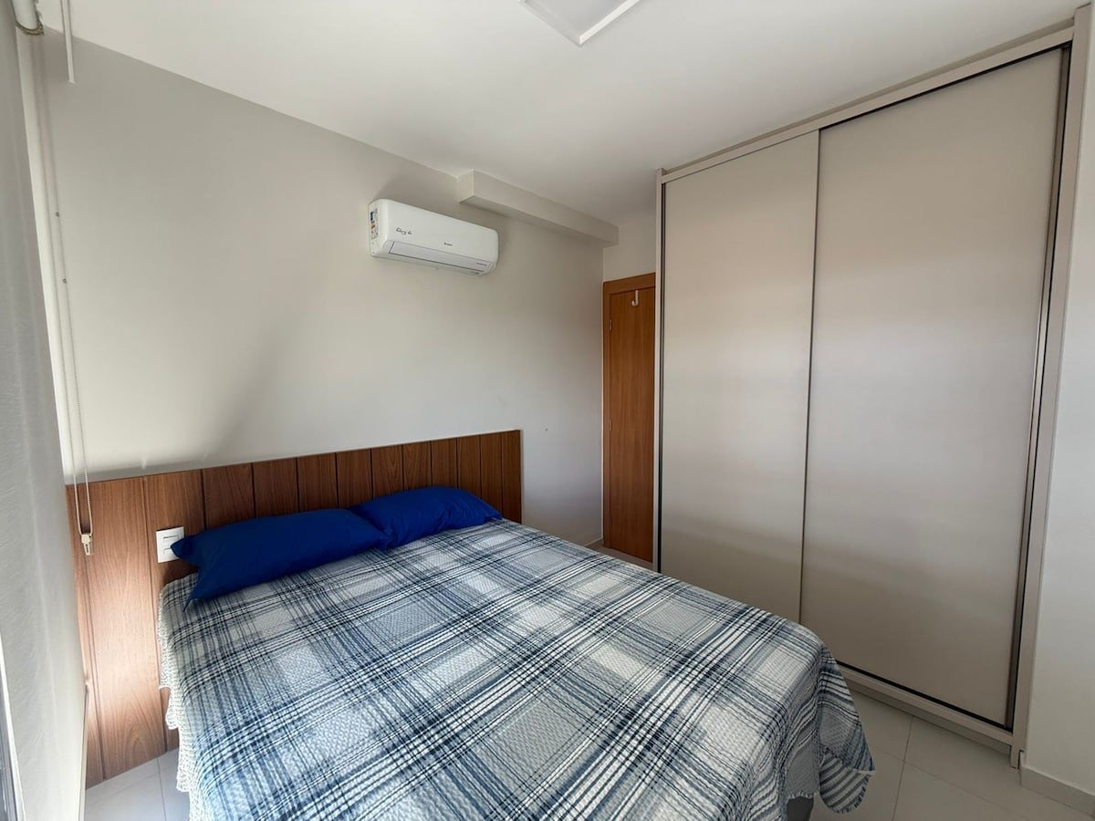 Quarto com cama de casal